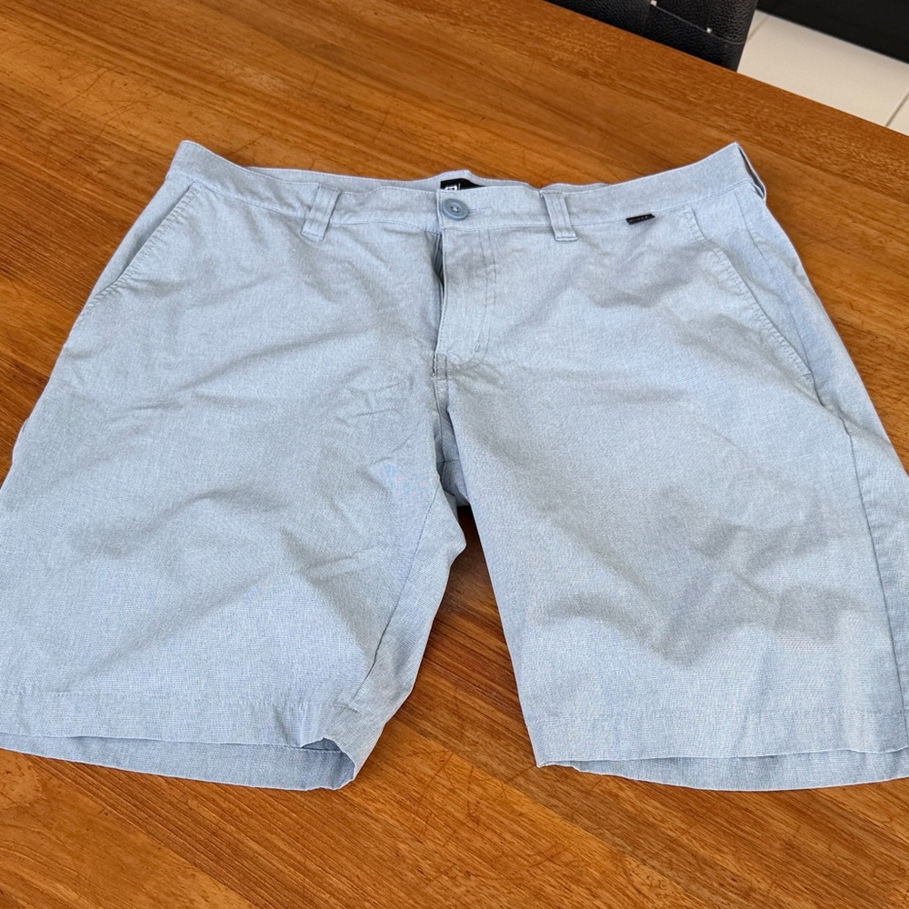 Travis Mathew Light Blue Flat-Front Men's Shorts